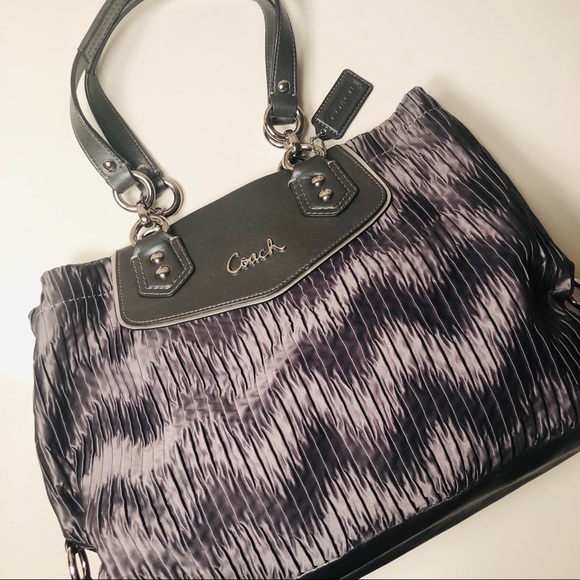 COACH Ashley Carryall Bag - Picture 2 of 9